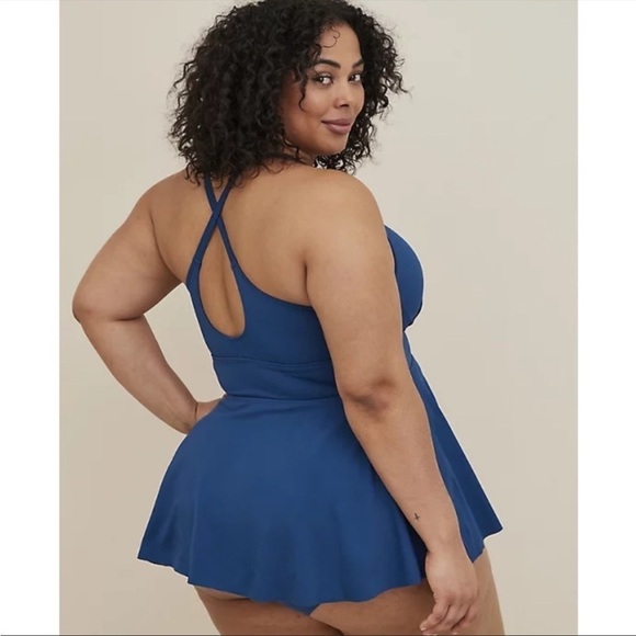 NWT Torrid Wire Free Cross Back Tankini Top in Blue - Picture 2 of 7